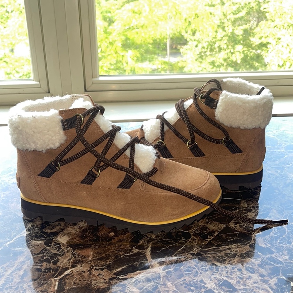 Sorel Harlow Cozy boots